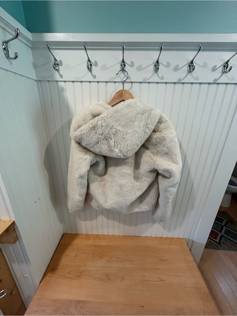 Zara Plush Faux-Fur Cropped Jacket in Light Cream - Picture 7 of 7